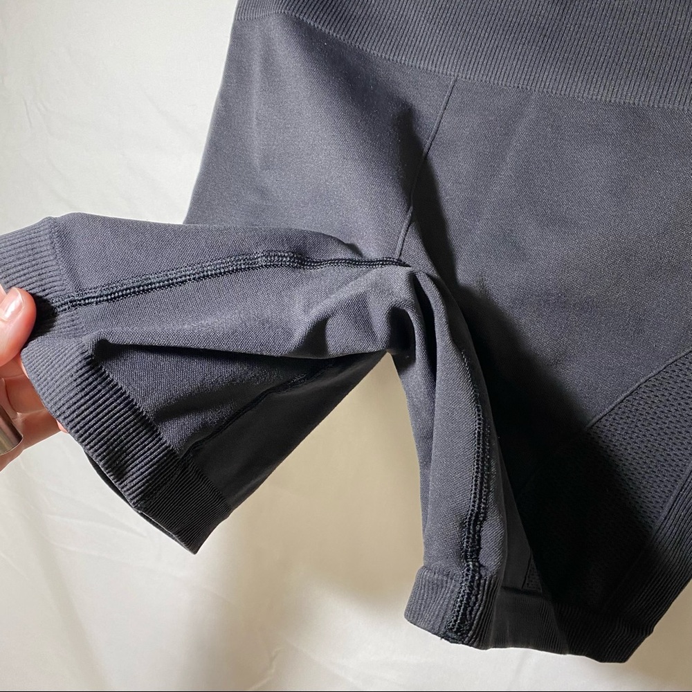 Lululemon Ebb And Flow Short Charcoal Size 8 - image 4
